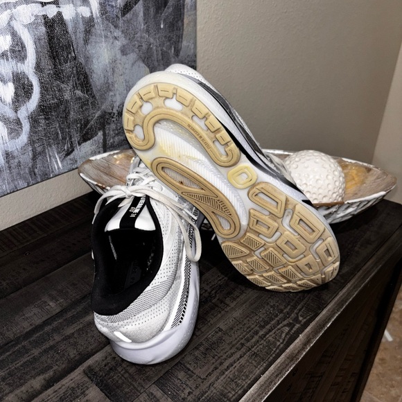 Brooks Adrenaline GTS 24 running shoes SZ 11.5 - Picture 5 of 15